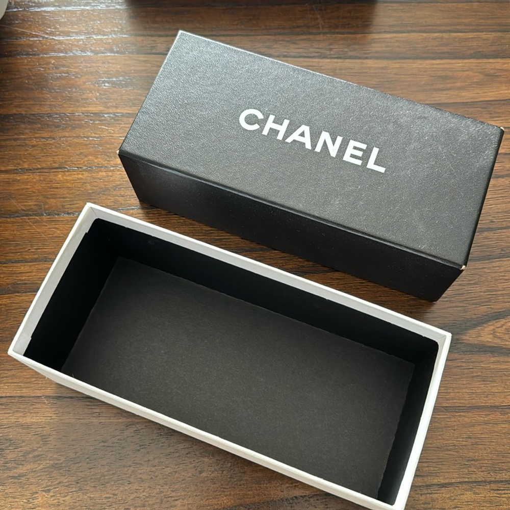 Sunglasses box